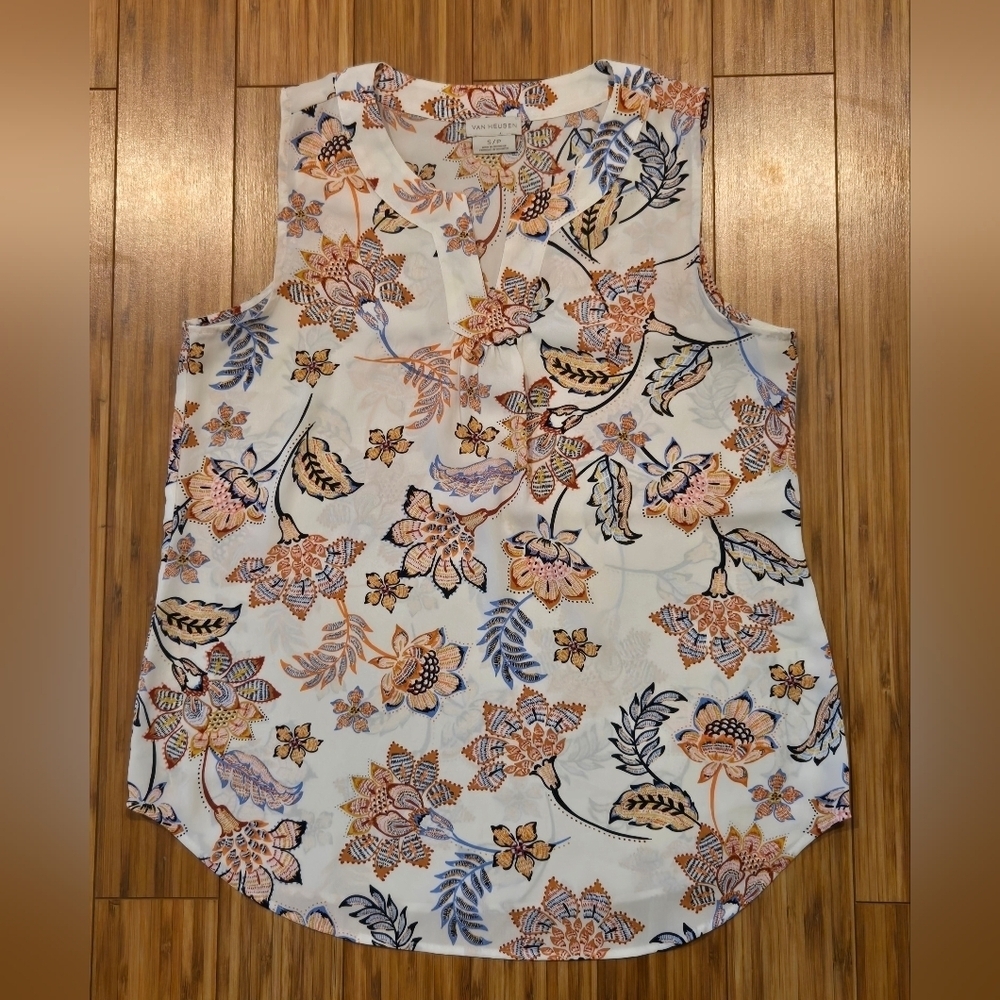 NWOT Van Heusen Floral Top